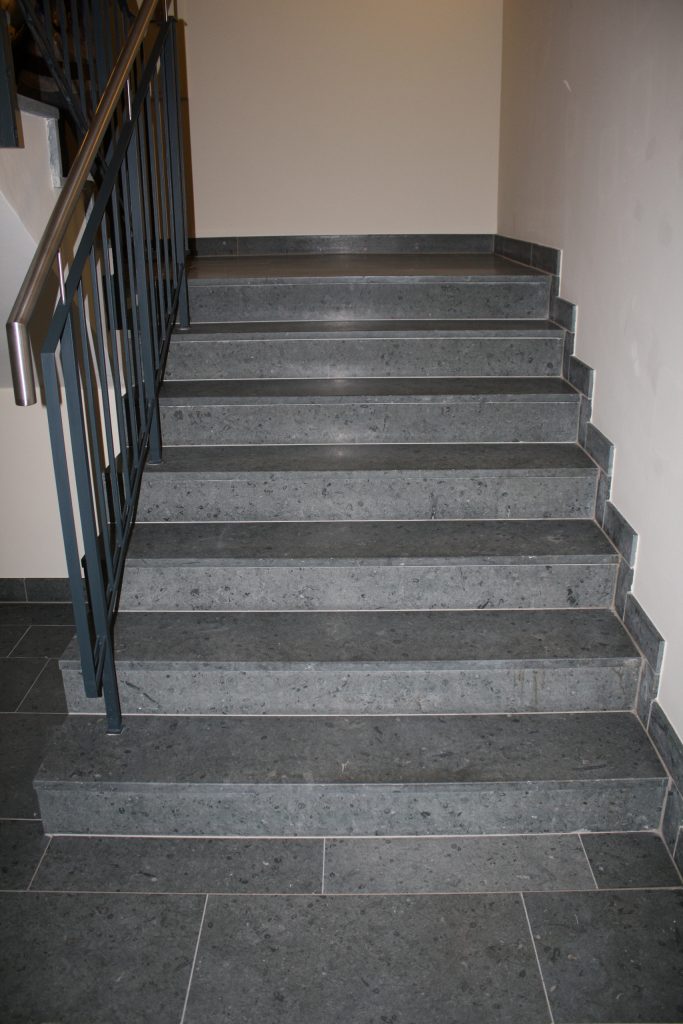 Treppenhaus-Gestaltung mit Natursteinen – Kupsch Naturstein